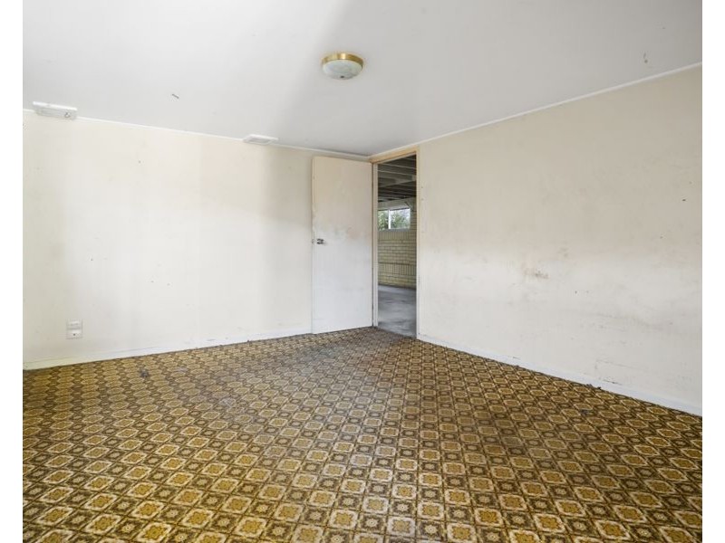 82 Sunshine Parade, Miami QLD 4220