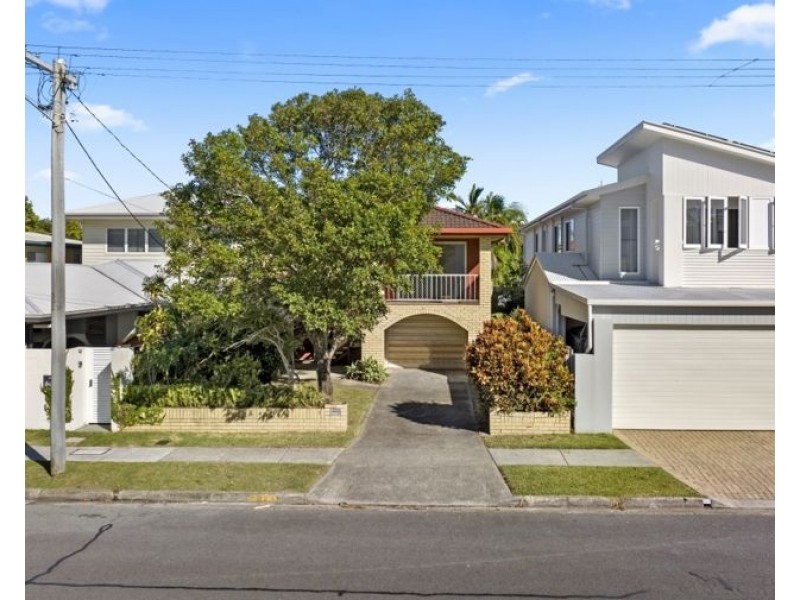 82 Sunshine Parade, Miami QLD 4220