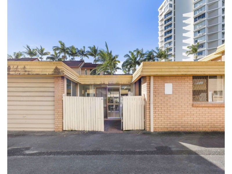 8/11 Peninsular Drive, Surfers Paradise QLD 4217
