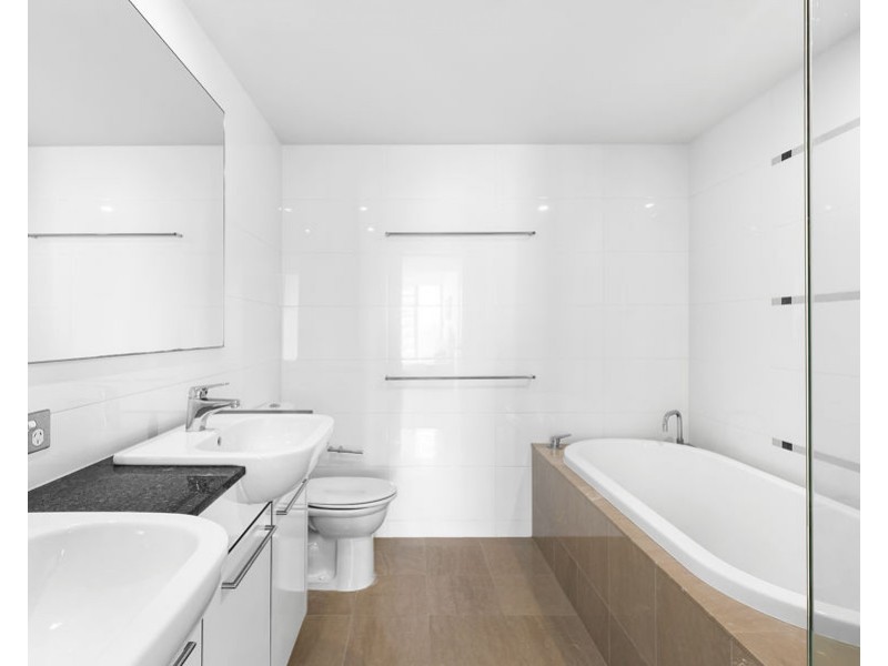 605/22 Surf Parade, Broadbeach QLD 4218