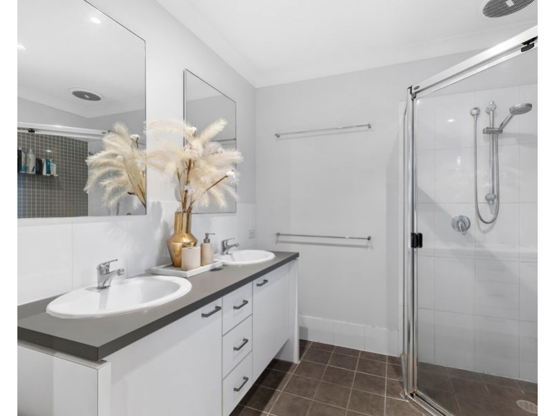 5 Mahogany Place, Molendinar QLD 4214