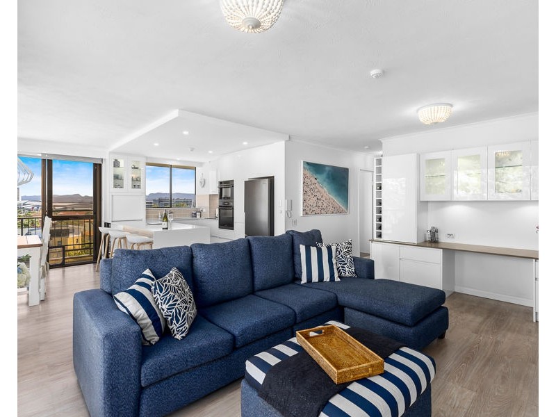 22/22 Armrick Avenue, Broadbeach QLD 4218