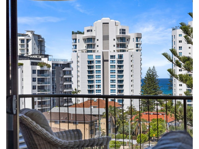 22/22 Armrick Avenue, Broadbeach QLD 4218
