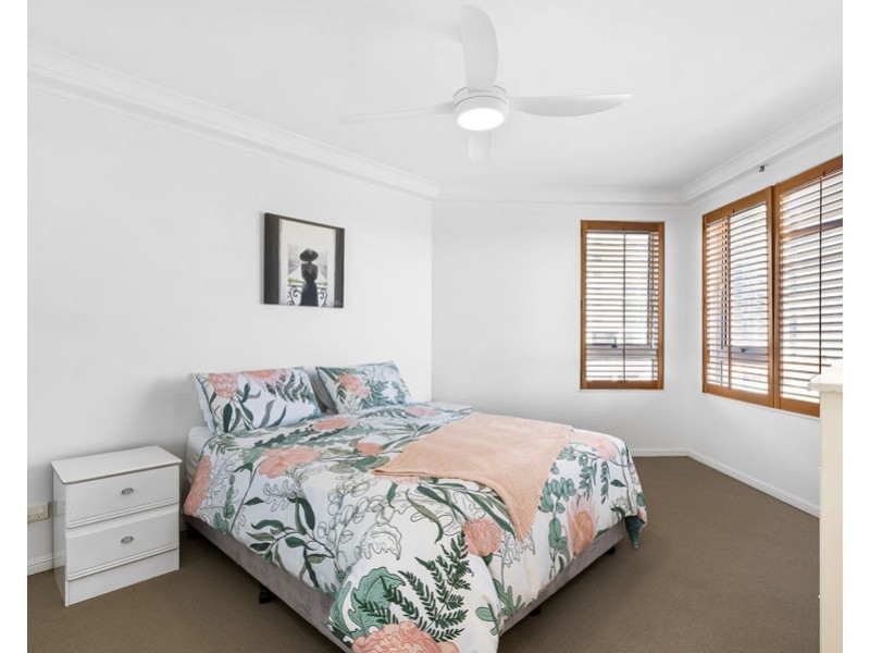 26/129 Surf Parade, Broadbeach QLD 4218