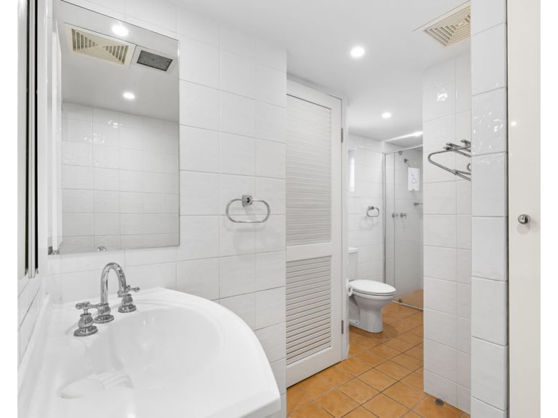 26/129 Surf Parade, Broadbeach QLD 4218
