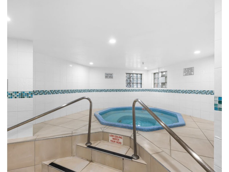 26/129 Surf Parade, Broadbeach QLD 4218