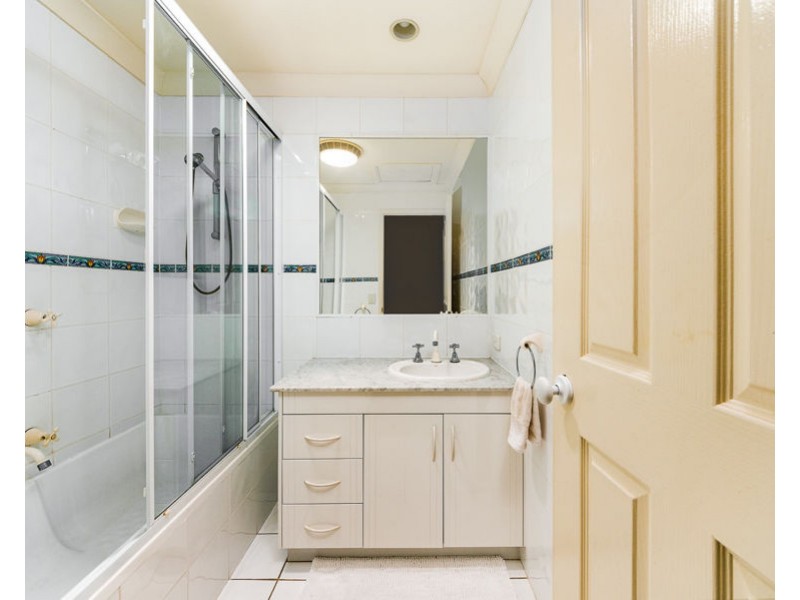 129/125 Santa Cruz Blvd, Clear Island Waters QLD 4226
