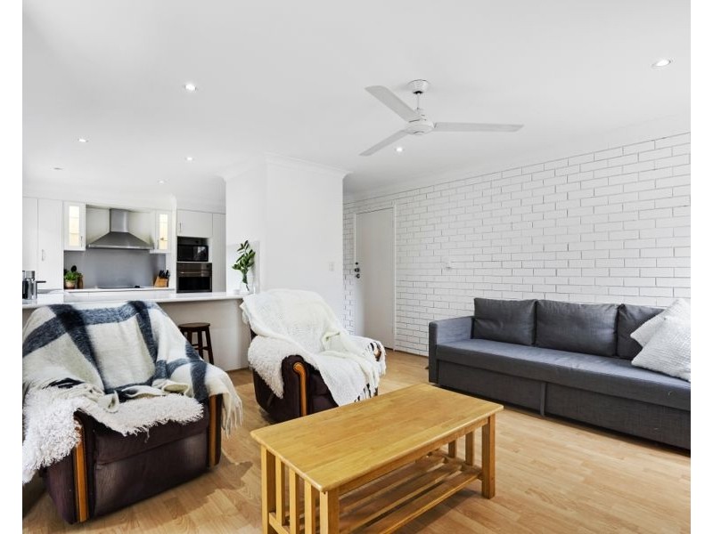 16 Chuter Avenue, Southport QLD 4215