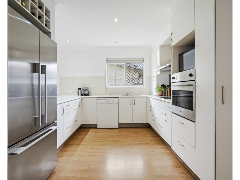 16 Chuter Avenue, Southport QLD 4215