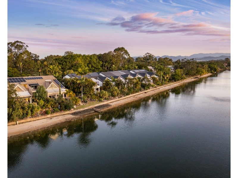 56/125 Santa Cruz Blvd, Clear Island Waters QLD 4226