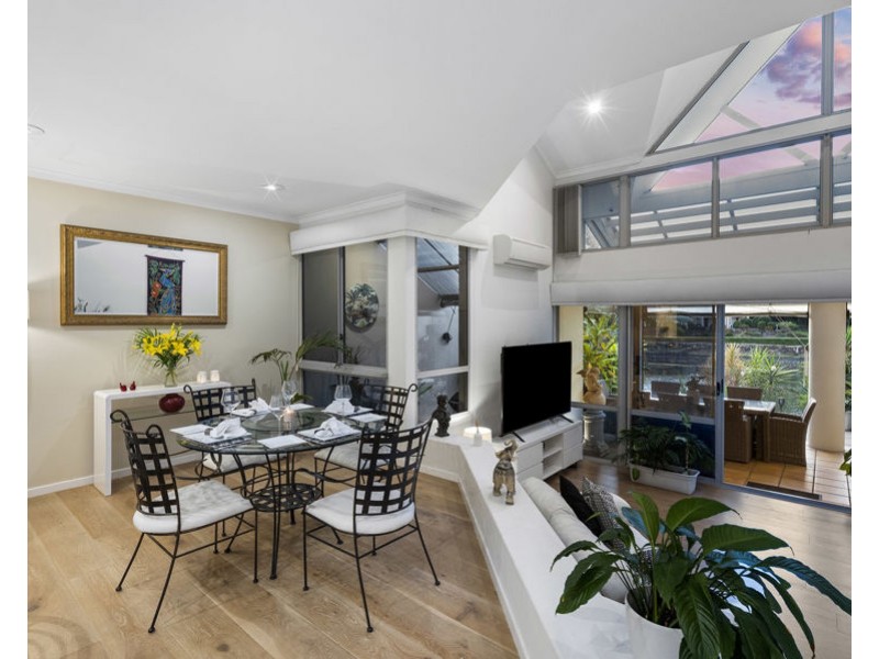 56/125 Santa Cruz Blvd, Clear Island Waters QLD 4226