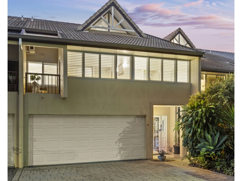 56/125 Santa Cruz Blvd, Clear Island Waters QLD 4226