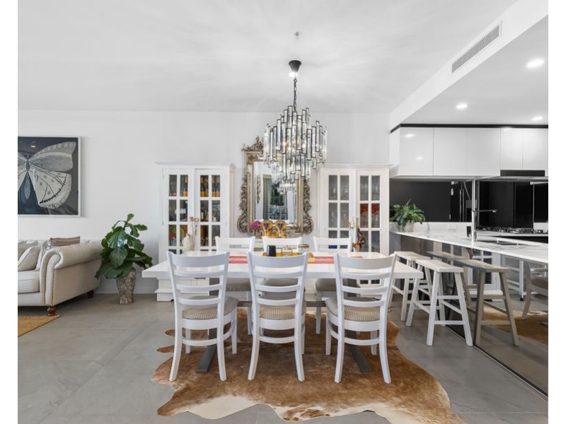 5602/5 Harbour Side Court, Biggera Waters QLD 4216