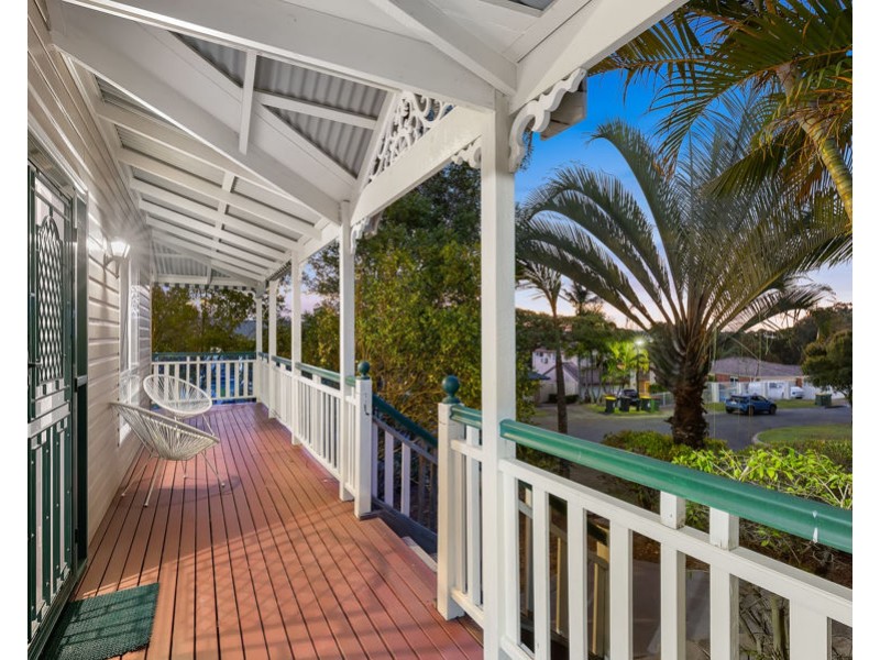 4 Castaway Court, Robina QLD 4226