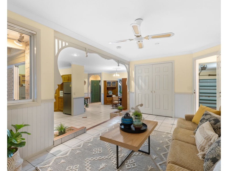 4 Castaway Court, Robina QLD 4226