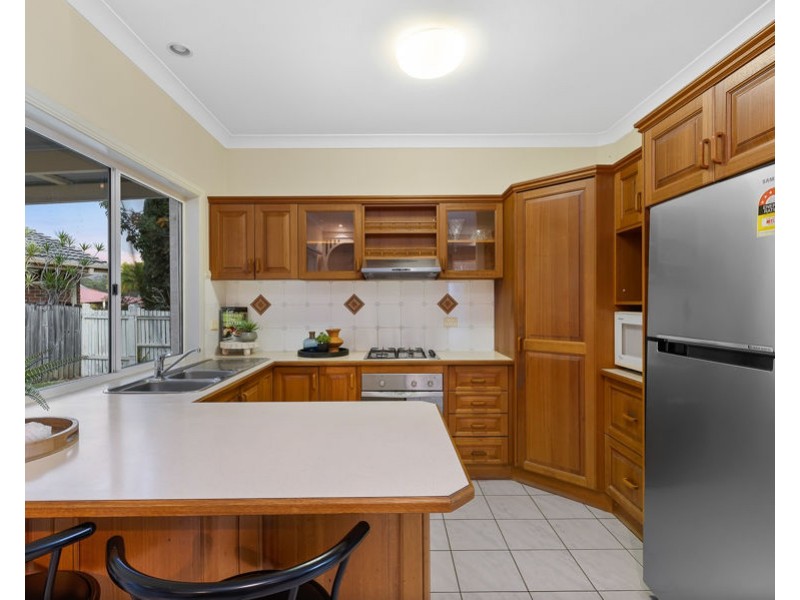 4 Castaway Court, Robina QLD 4226