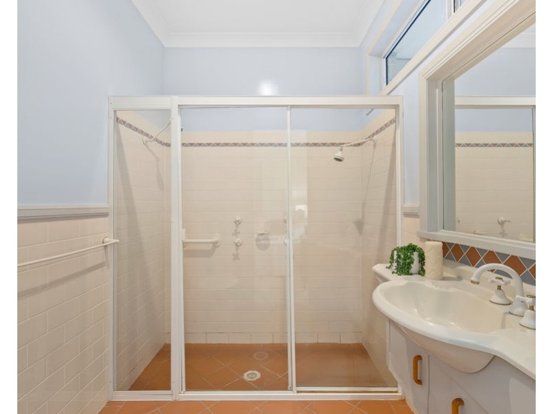 4 Castaway Court, Robina QLD 4226