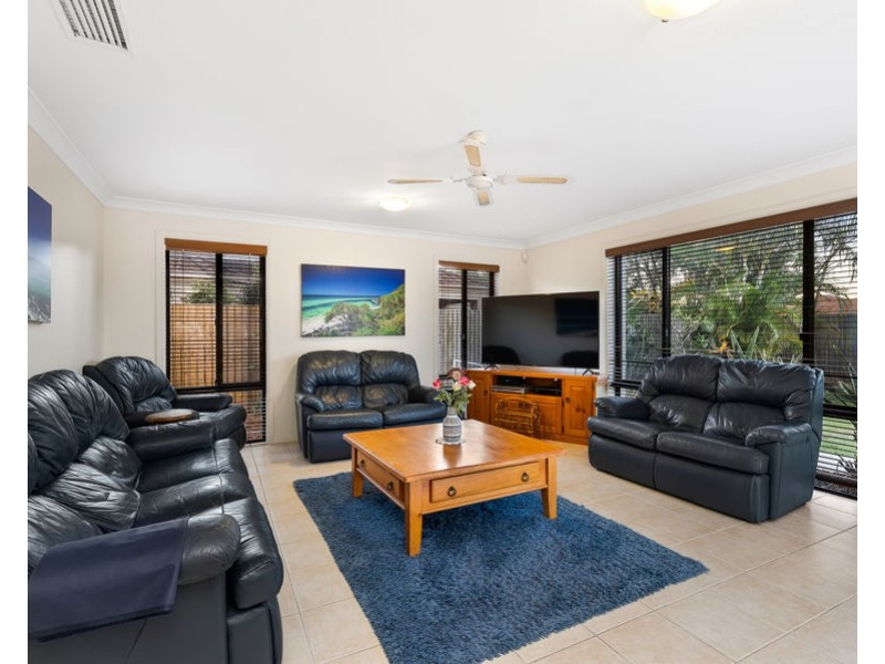 8 Redgum Place, Molendinar QLD 4214