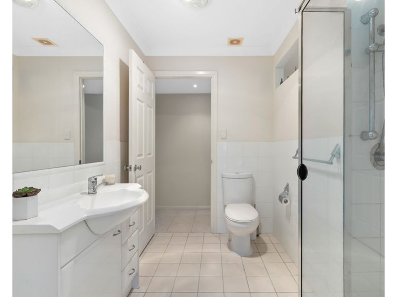 8 Redgum Place, Molendinar QLD 4214