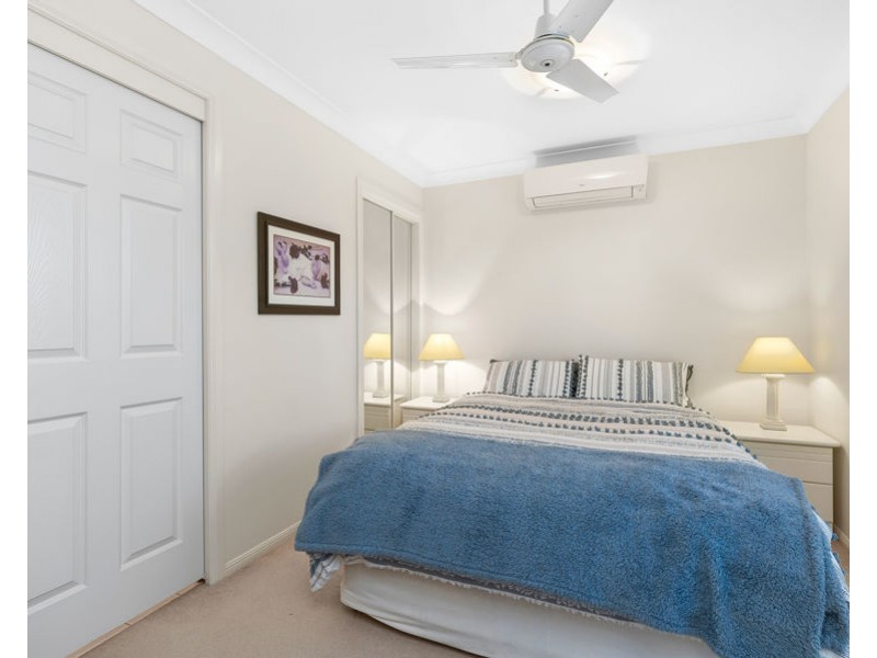 8 Redgum Place, Molendinar QLD 4214