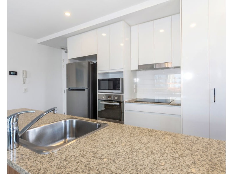 18/2729 Gold Coast Highway, Broadbeach QLD 4218