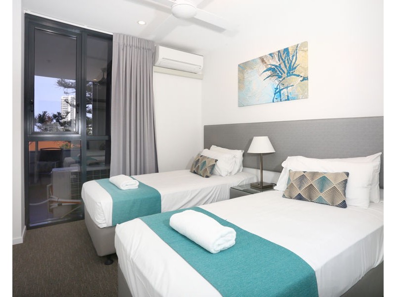 18/2729 Gold Coast Highway, Broadbeach QLD 4218