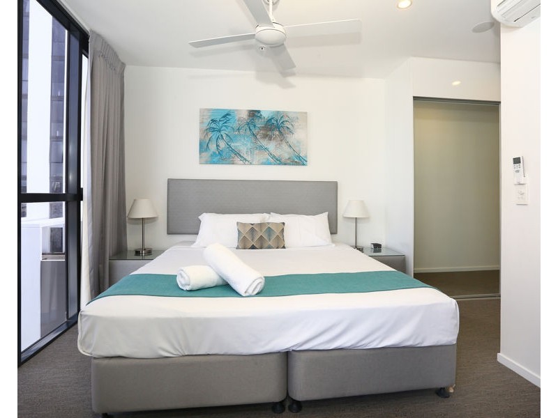 18/2729 Gold Coast Highway, Broadbeach QLD 4218