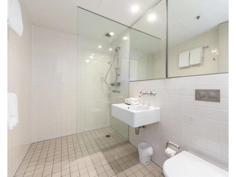 1601/159 Old Burleigh Road, Broadbeach QLD 4218