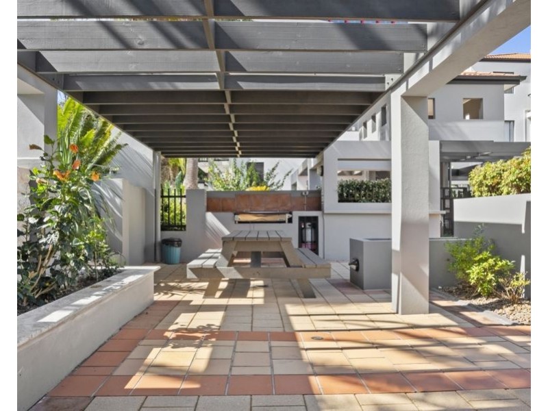 7/24 Slatyer Avenue, Bundall QLD 4217