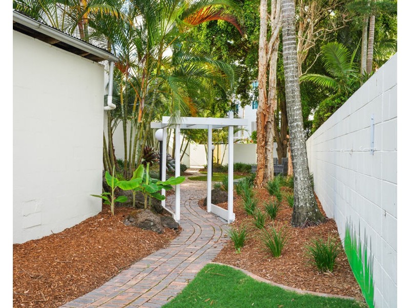 1104/41 Labrador Street, Labrador QLD 4215