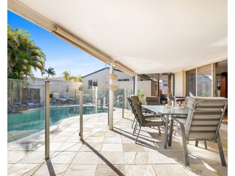 15 Compass Court, Mermaid Waters QLD 4218