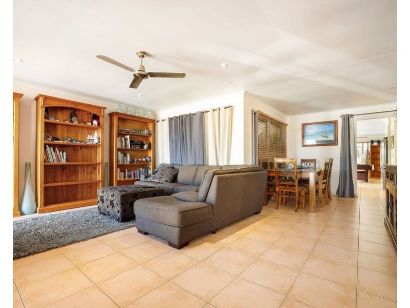 15 Compass Court, Mermaid Waters QLD 4218