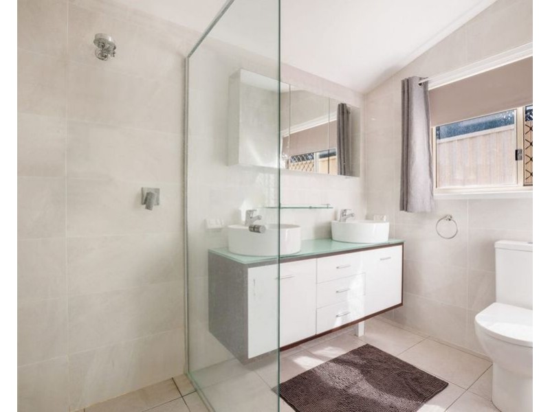 15 Compass Court, Mermaid Waters QLD 4218