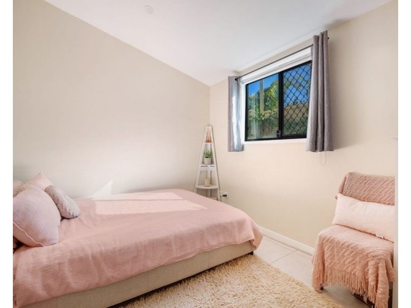 15 Compass Court, Mermaid Waters QLD 4218