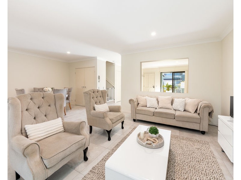 19/2 Catalina Way, Upper Coomera QLD 4209