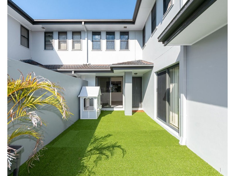 19/2 Catalina Way, Upper Coomera QLD 4209