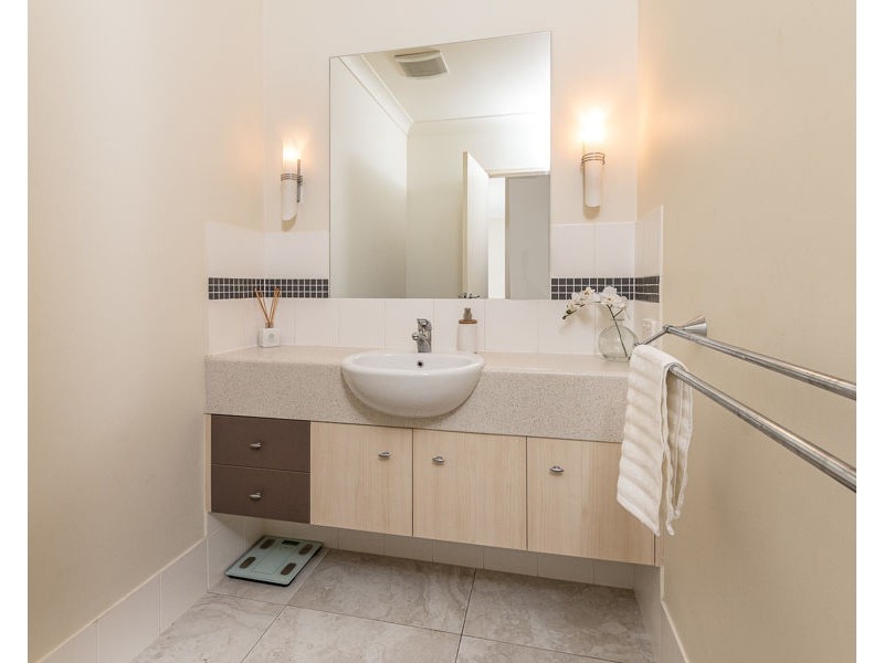 19/2 Catalina Way, Upper Coomera QLD 4209