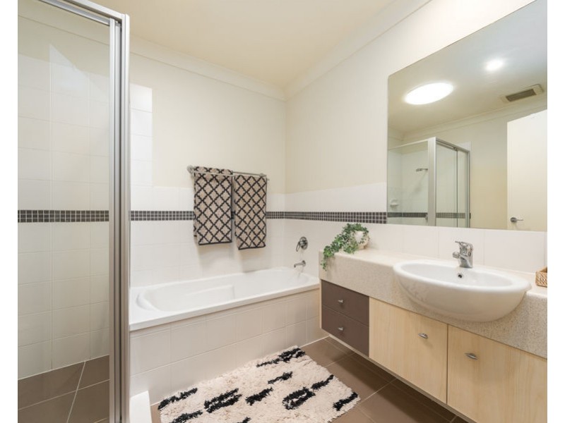 19/2 Catalina Way, Upper Coomera QLD 4209