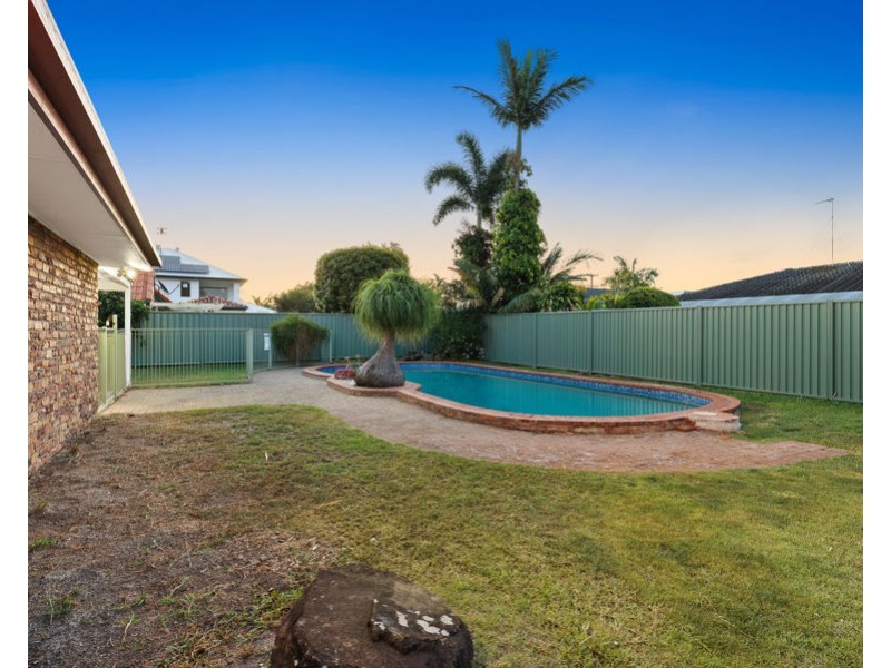 13 Darnay Road, Broadbeach Waters QLD 4218