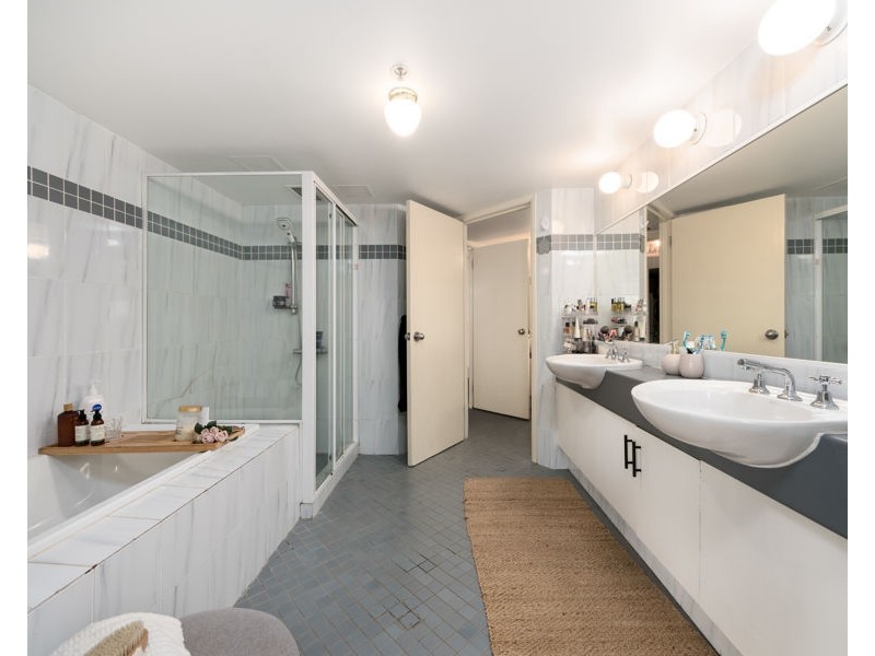 56/15 Victoria Avenue, Broadbeach QLD 4218