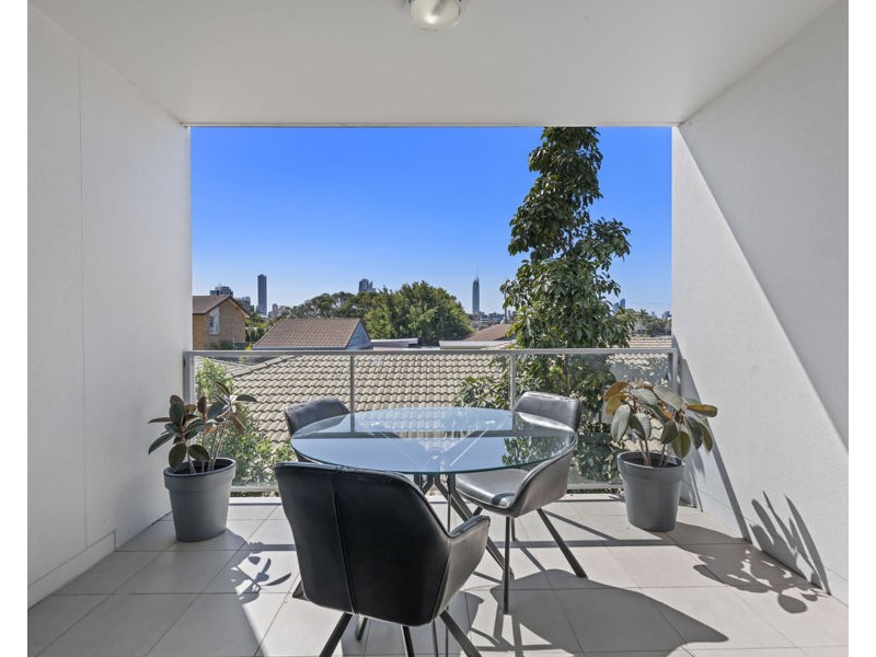 1212/6-8 Waterford Court, Bundall QLD 4217