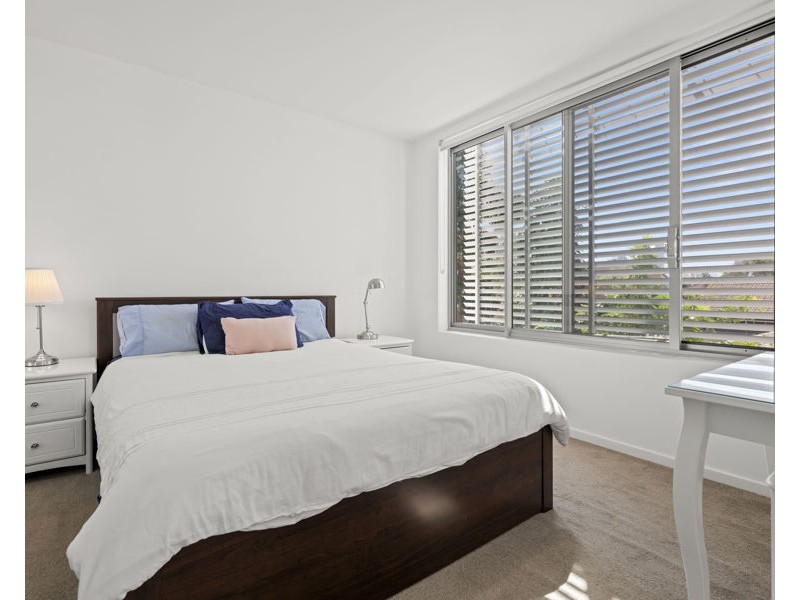 1212/6-8 Waterford Court, Bundall QLD 4217