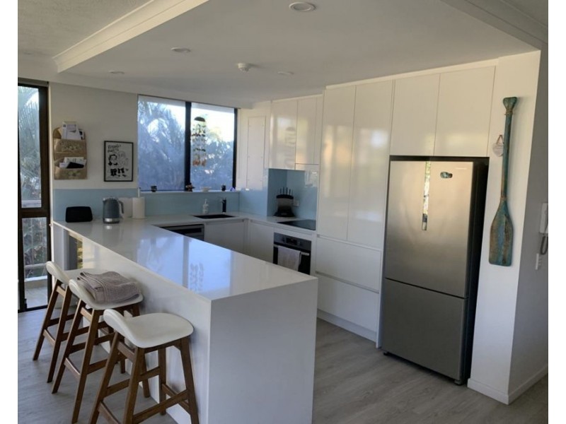 7/22 Armrick Avenue, Broadbeach QLD 4218