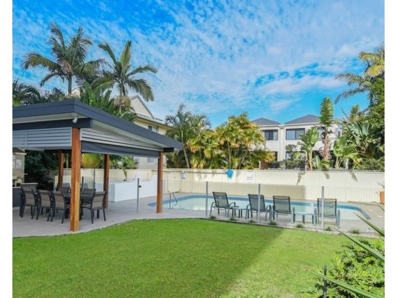 7/22 Armrick Avenue, Broadbeach QLD 4218