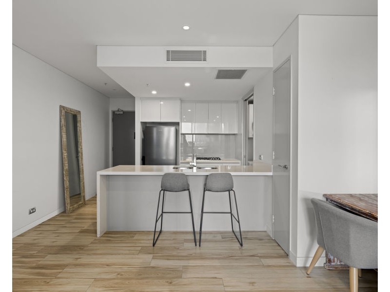 603/2 Como Crescent, Southport QLD 4215