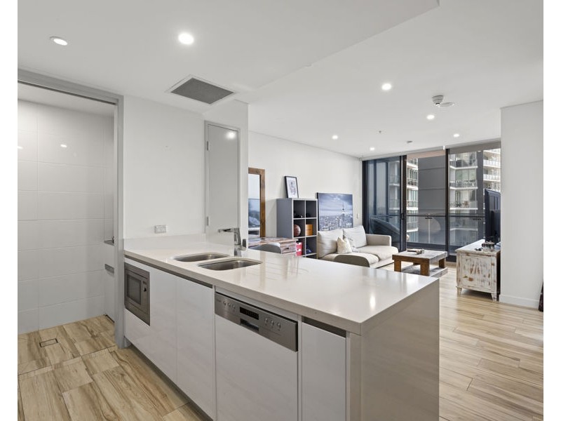603/2 Como Crescent, Southport QLD 4215
