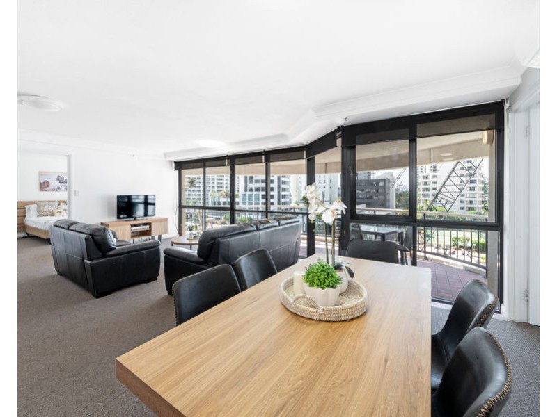 32/15 Victoria Avenue, Broadbeach QLD 4218