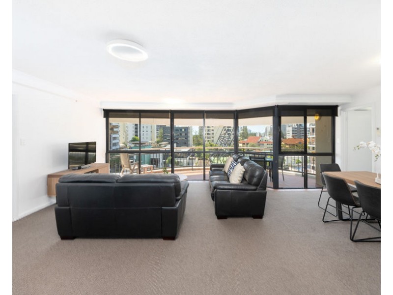 32/15 Victoria Avenue, Broadbeach QLD 4218