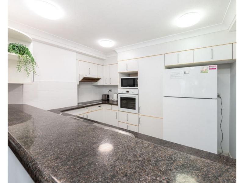 32/15 Victoria Avenue, Broadbeach QLD 4218
