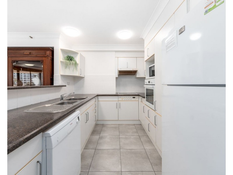 32/15 Victoria Avenue, Broadbeach QLD 4218